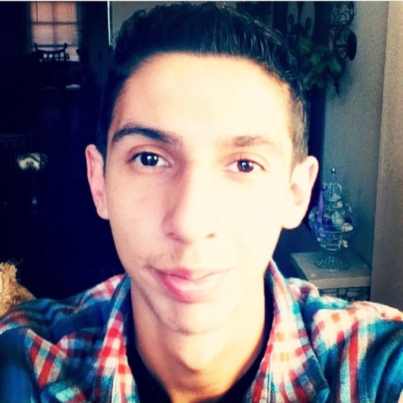 Meet your Posher, Angelica - Picture 2 of 2